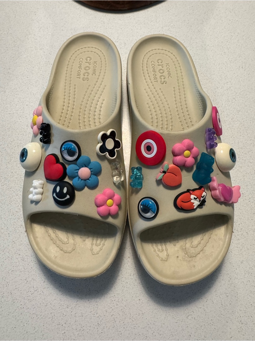 CROCS Crocs Women’s 7 Platform Beige Slide Sandals with Multicolor Jibbitz Charm